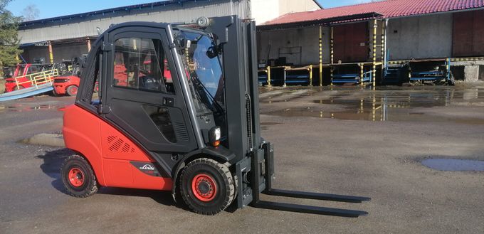 LINDE H30D-02 triplex boční posuv, volný zdvih
