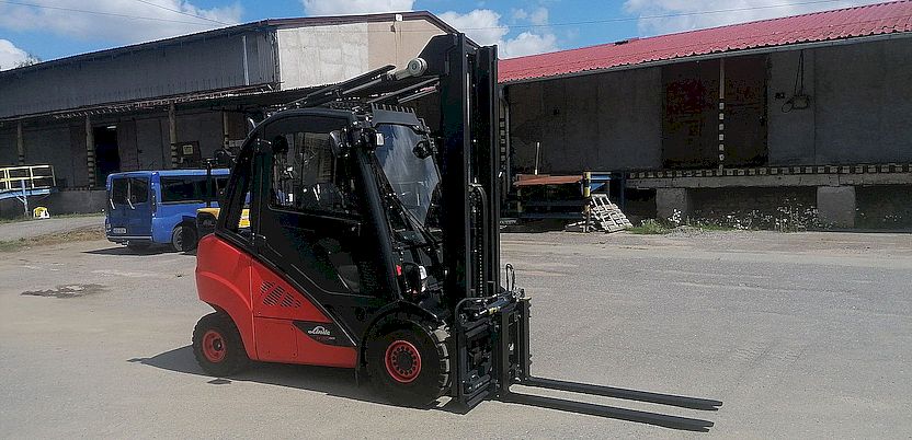 LINDE H30D-02 pozicionér s bočním posuvem, volný zdvih